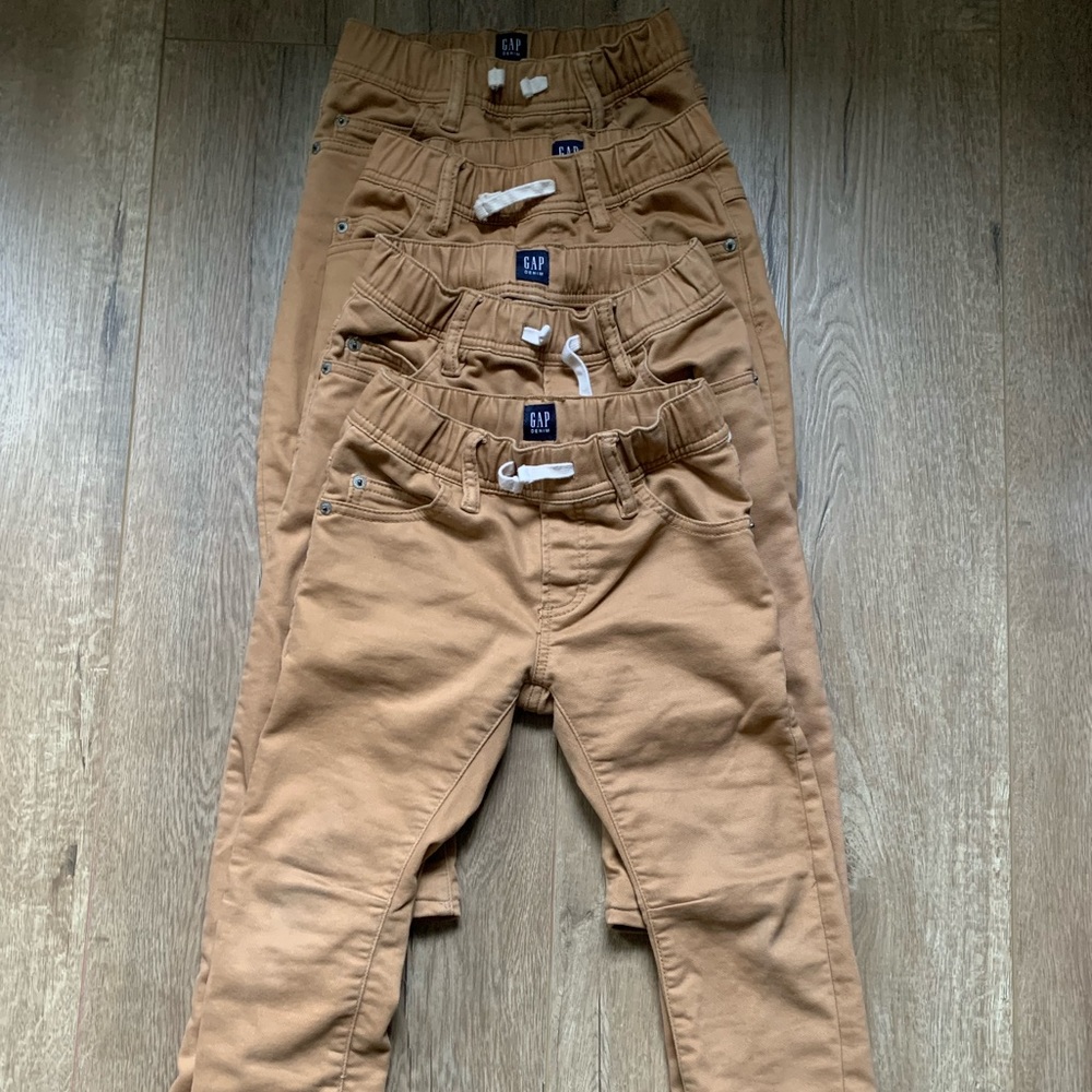 Kids small 6/7 gap stretch khakis